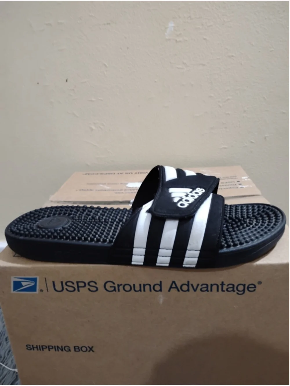 Adidas Menssize 10 Adissage F35580 White Black Open Toe Slip-On Slide Sandals